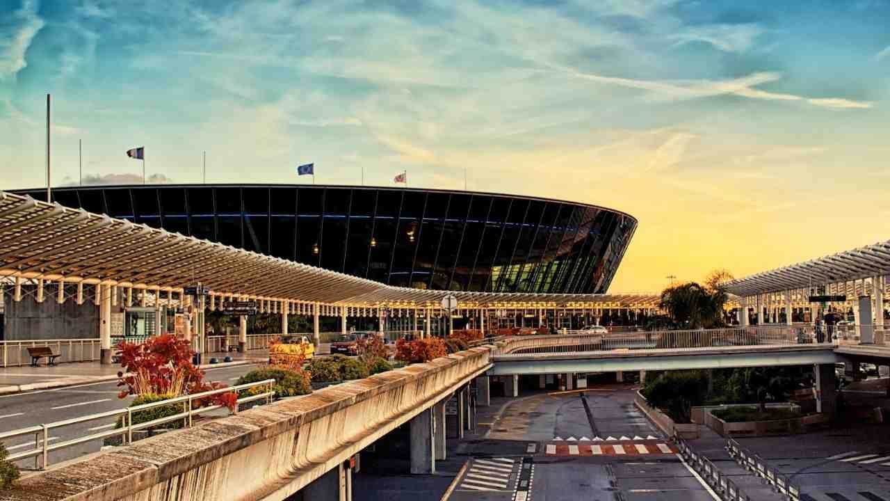 Nice Côte d Azur Airport (NCE)