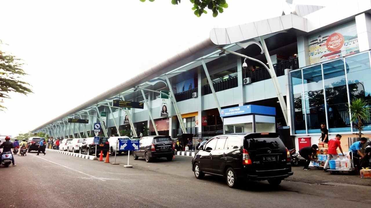 Husein Sastranegara Airport (BDO)