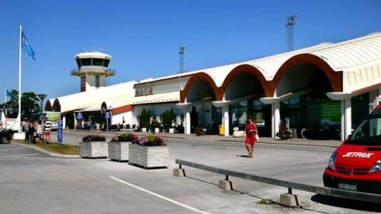 Visby Airport (VBY)
