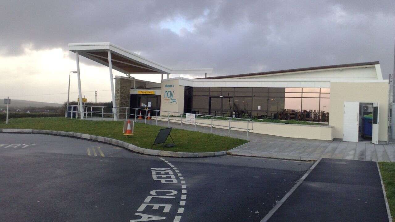 Cornwall Airport (NQY)